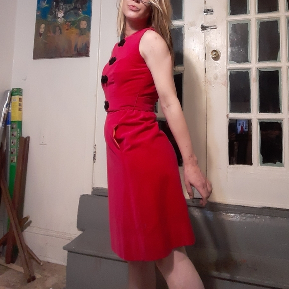 1960's brocaded velvet Midge Grand wiggle dress - Picture 6 of 13